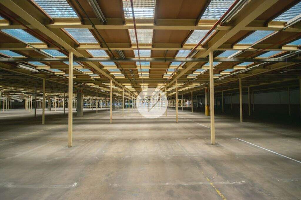 Galpão para aluguel no Tamboré: 