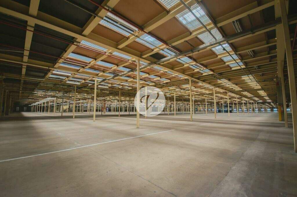 Galpão para aluguel no Tamboré: 