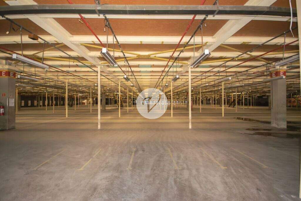 Galpão para aluguel no Tamboré: 