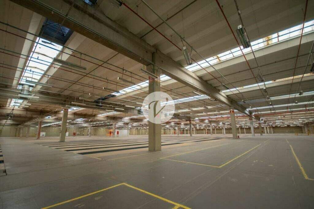 Galpão para aluguel no Tamboré: 