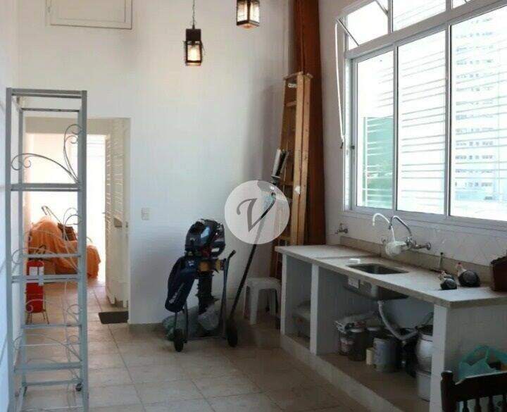 Prédio para aluguel no Centro: 