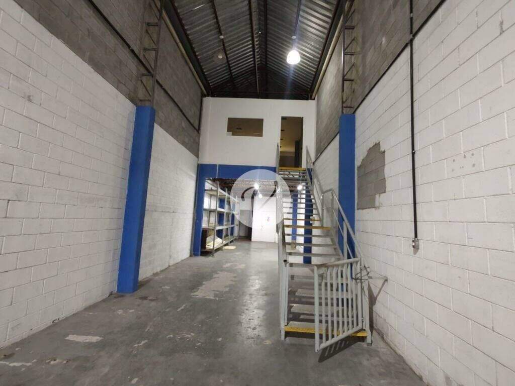 Galpão para aluguel no Vila Caminho do Mar: 