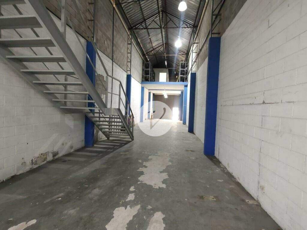 Galpão para aluguel no Vila Caminho do Mar: 