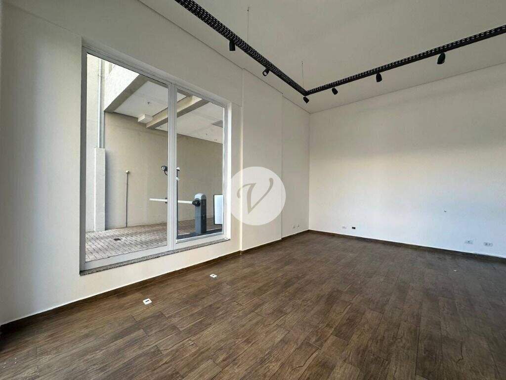 Salão para aluguel no Jardim Três Marias: 