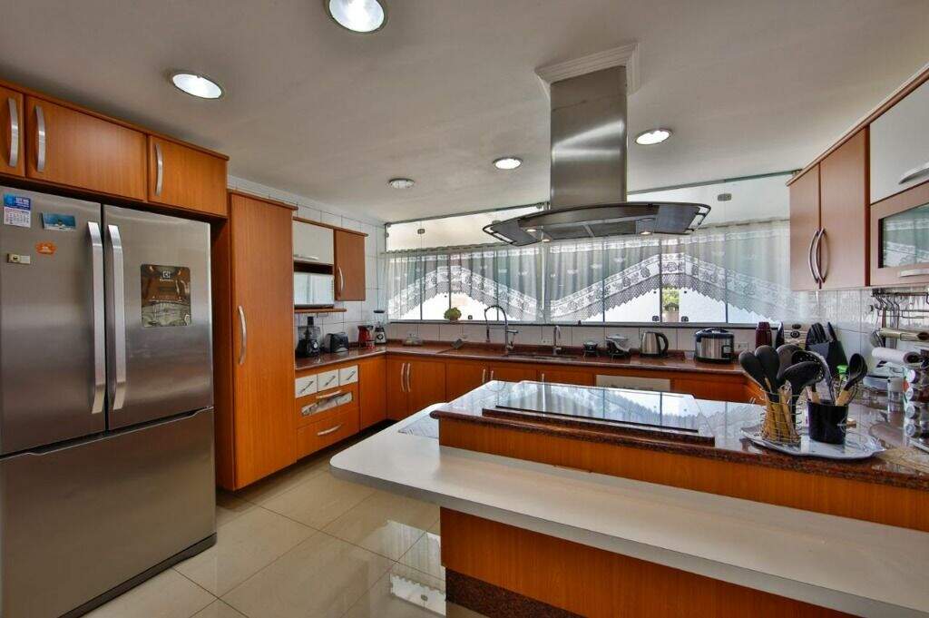 Casa para aluguel no Vila Scarpelli: 