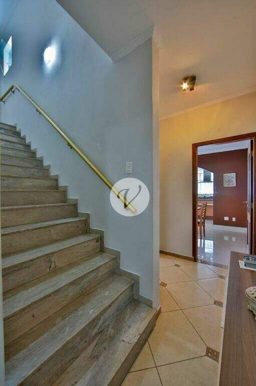 Casa para aluguel no Vila Scarpelli: 