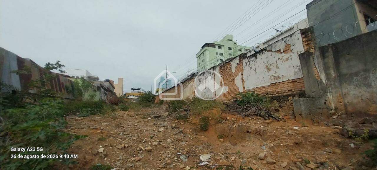 Terreno/Lote à venda no Carlos Prates: 