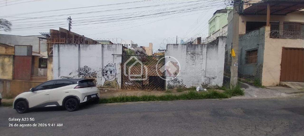 Terreno/Lote à venda no Carlos Prates: 