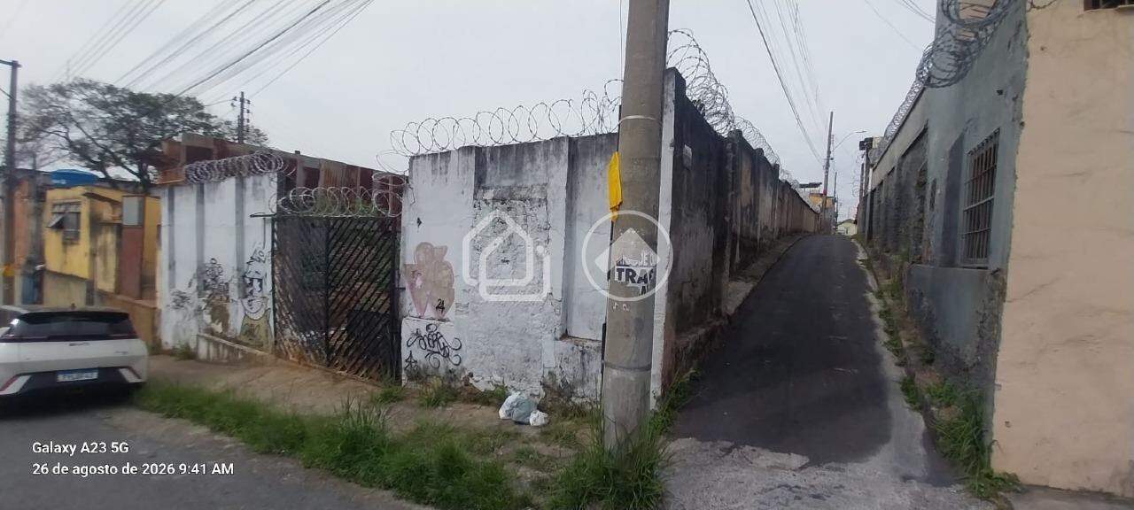Terreno/Lote à venda no Carlos Prates: 