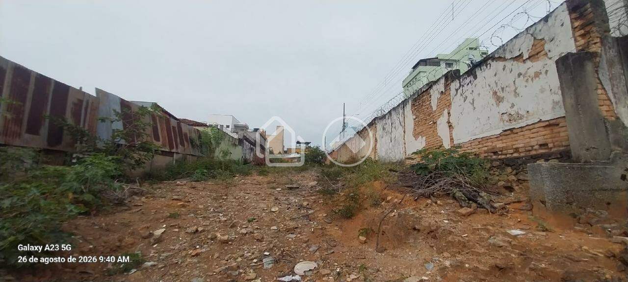 Terreno/Lote à venda no Carlos Prates: 