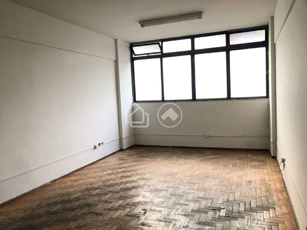 Sala para aluguel no Centro: 