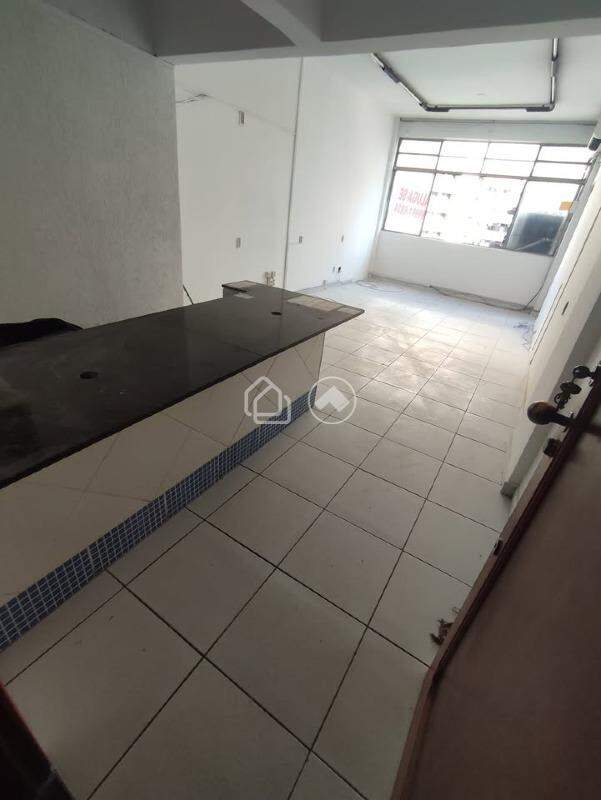 Sala para aluguel no Centro: 