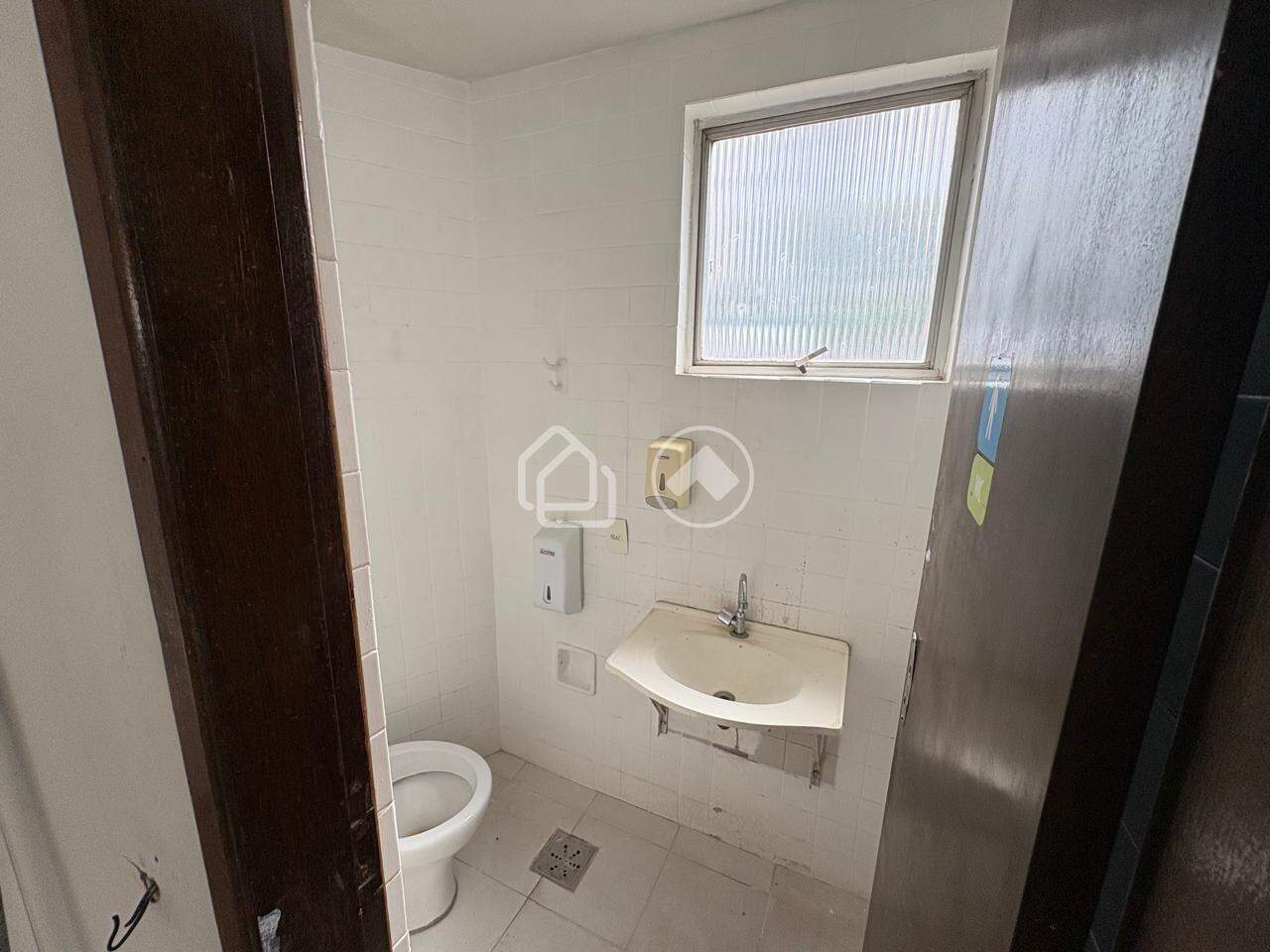 Sala para aluguel no Lourdes: 