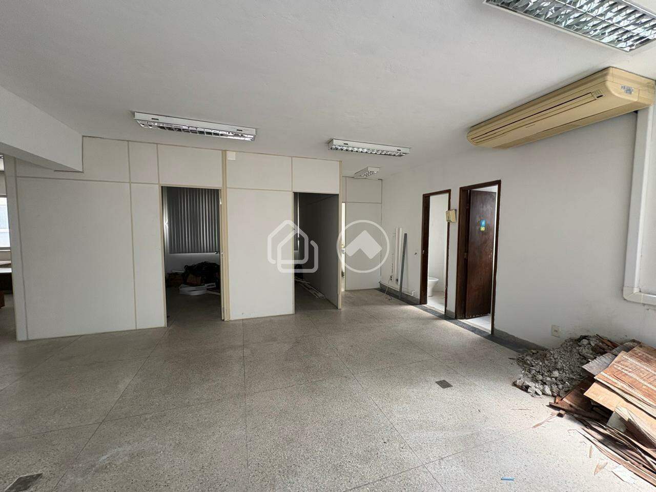 Sala para aluguel no Lourdes: 
