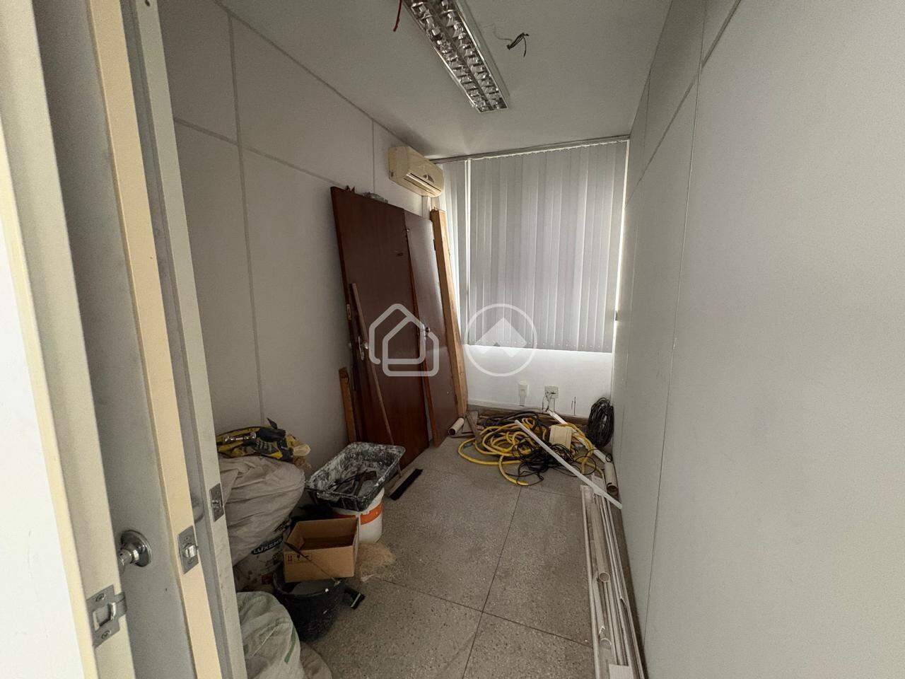 Sala para aluguel no Lourdes: 
