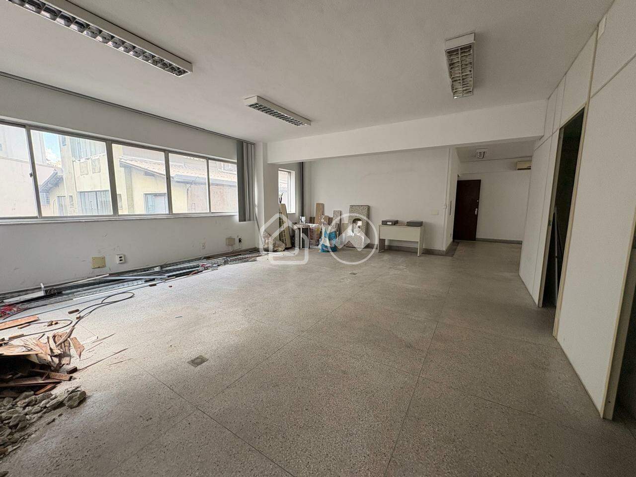 Sala para aluguel no Lourdes: 