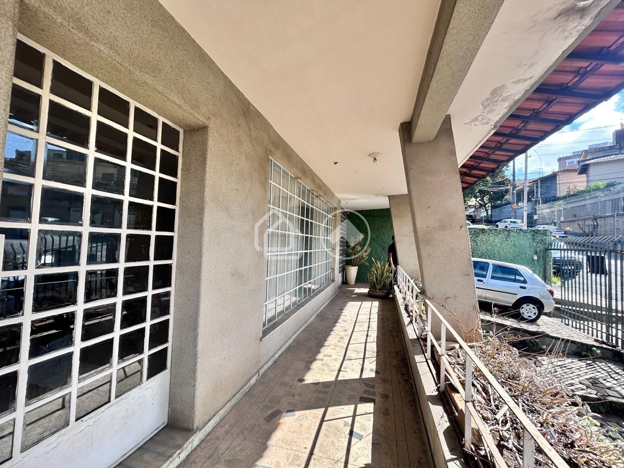 Casa à venda no Caiçaras: 