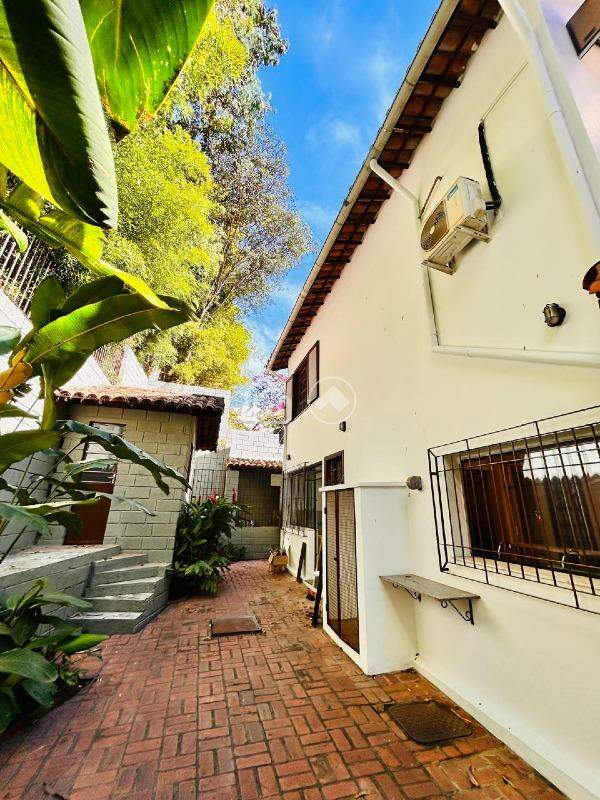Casa à venda no Buritis: 