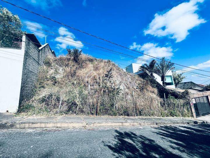 Terreno/Lote à venda no Estoril: 