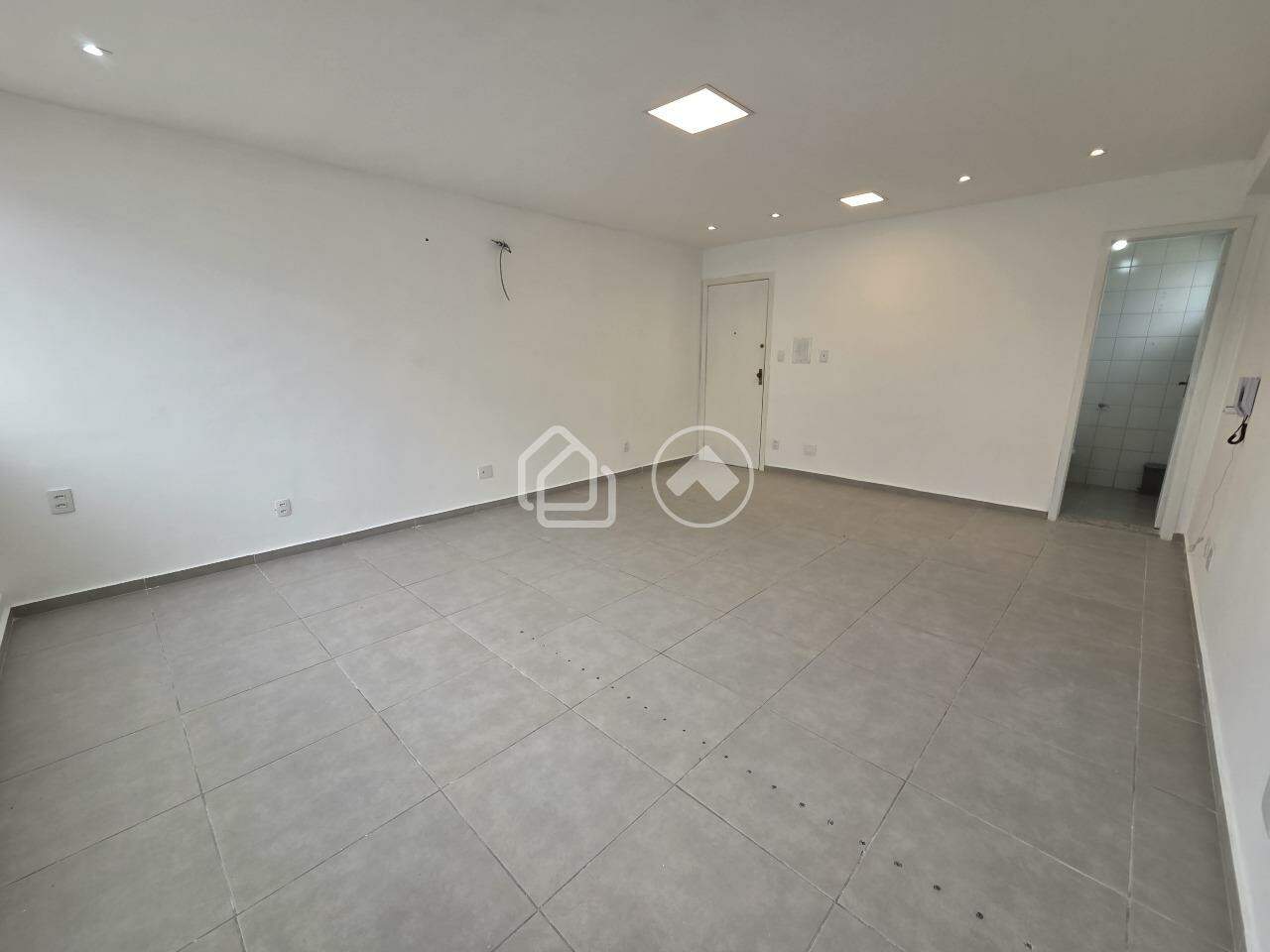 Sala para aluguel no Buritis: 