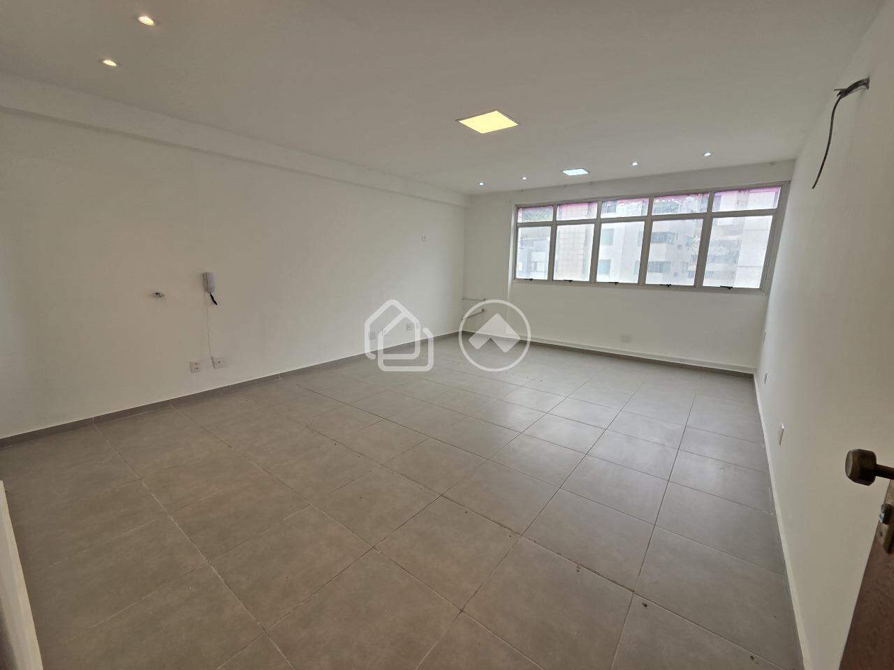 Sala para aluguel no Buritis: 