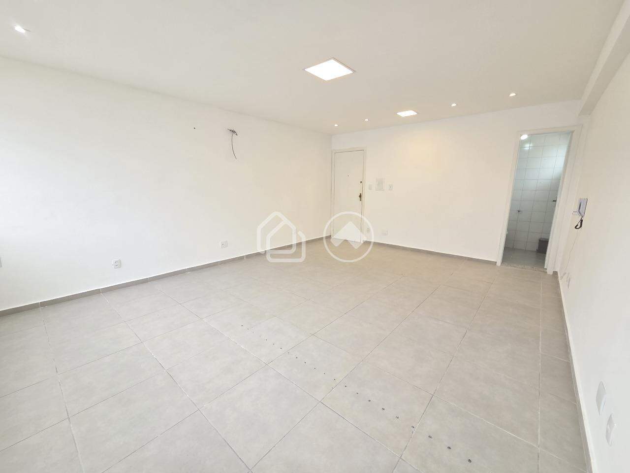 Sala para aluguel no Buritis: 