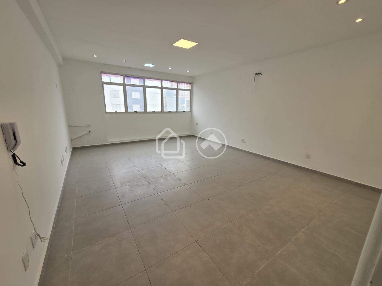 Sala para aluguel no Buritis: 