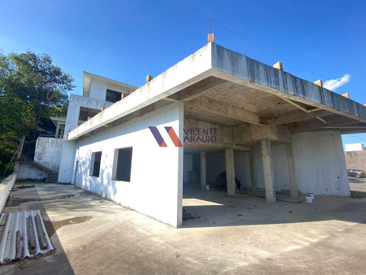 Casa em condomínio à venda no bairro Residencial Montserrat: 