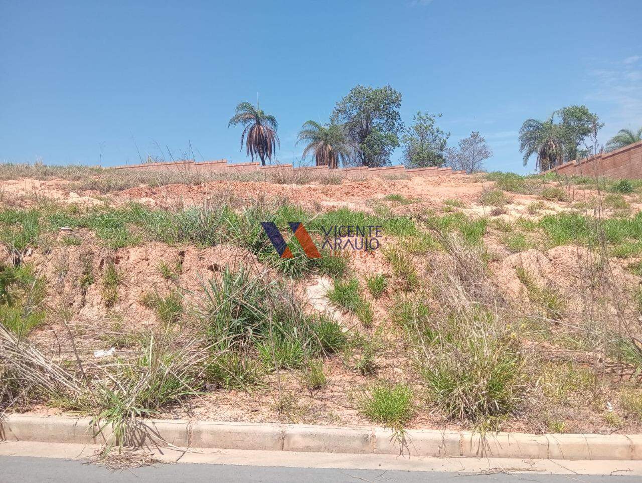 Lote à venda no bairro Jardins do Vale: 