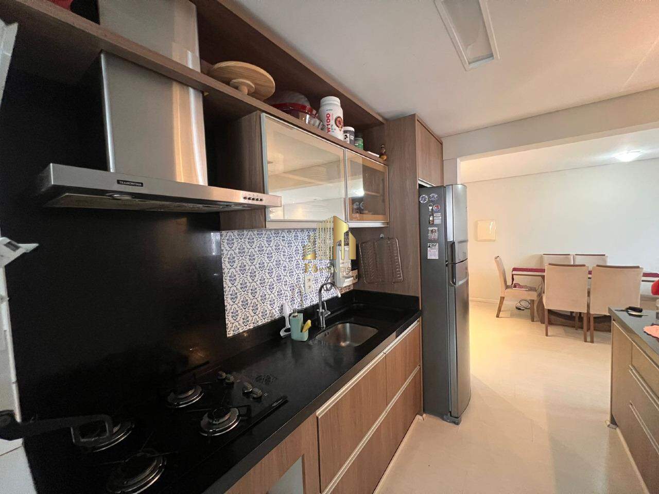 Apartamento à venda com 2 quartos, 62m² - Foto 5