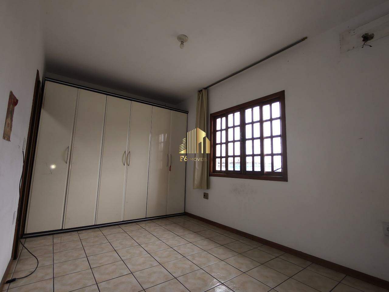 Casa à venda com 3 quartos, 250m² - Foto 11