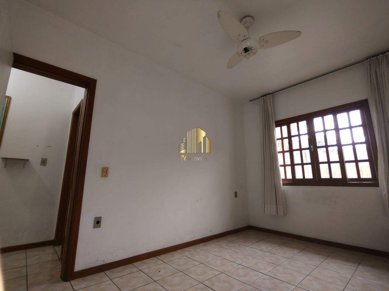 Casa à venda com 3 quartos, 250m² - Foto 15