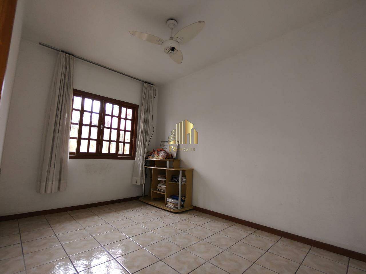 Casa à venda com 3 quartos, 250m² - Foto 14