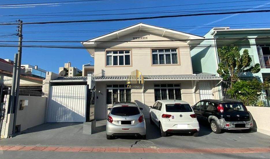 Prédio Inteiro à venda com 7 quartos, 236m² - Foto 1