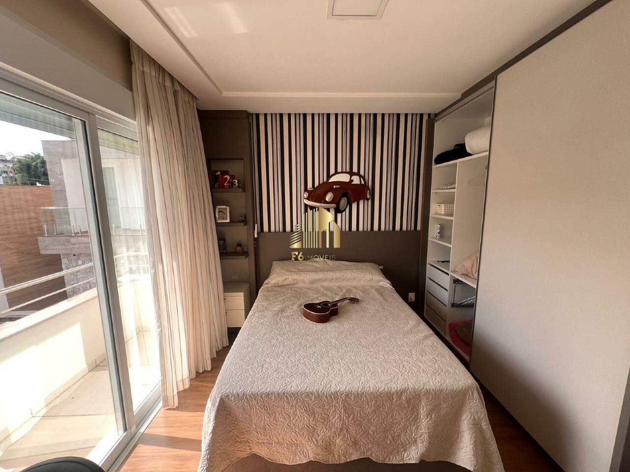 Casa à venda com 3 quartos, 348m² - Foto 11