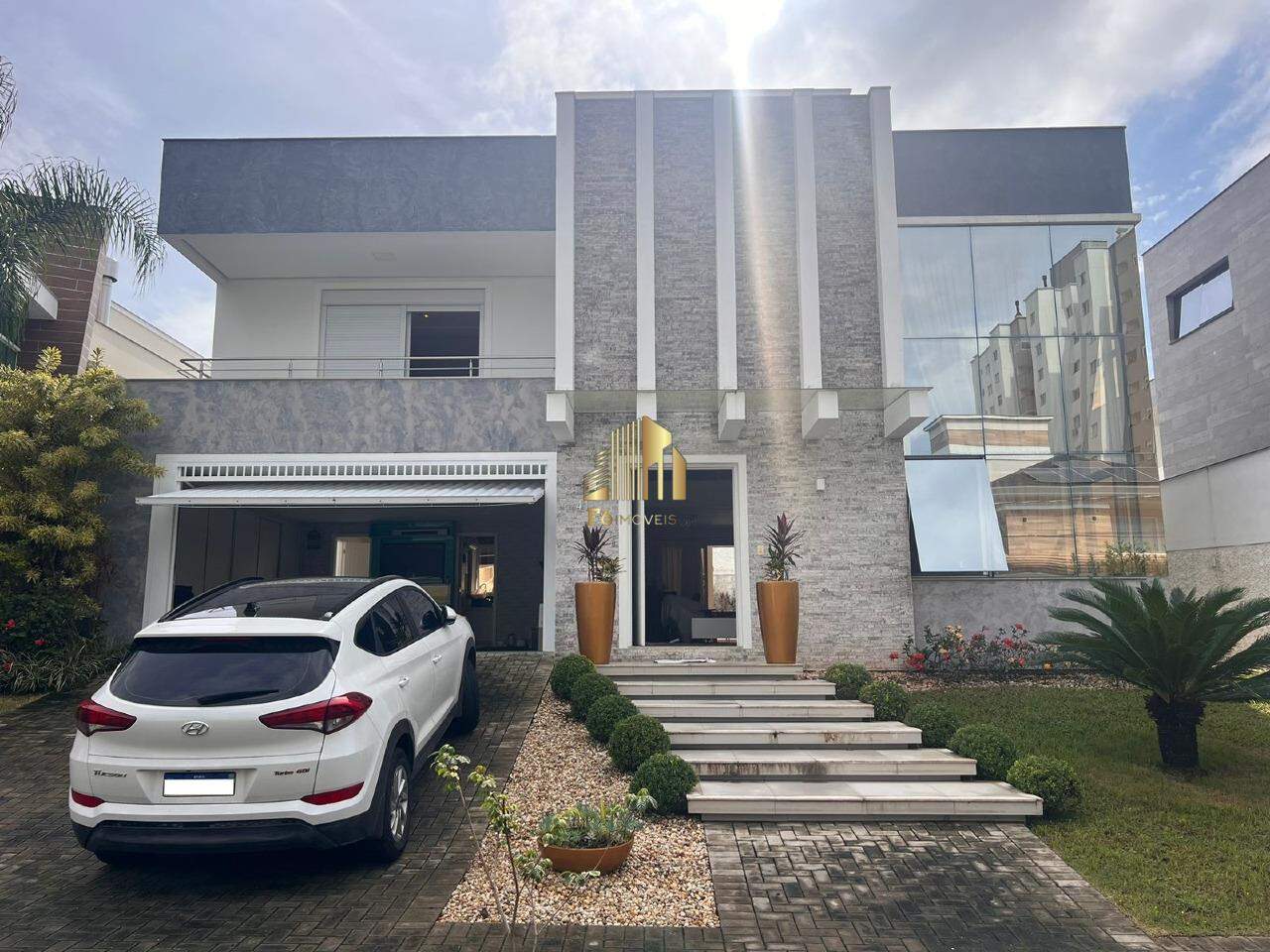 Casa à venda com 3 quartos, 348m² - Foto 2