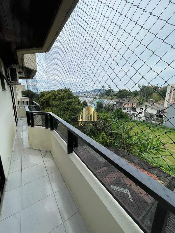 Cobertura à venda com 3 quartos, 245m² - Foto 2