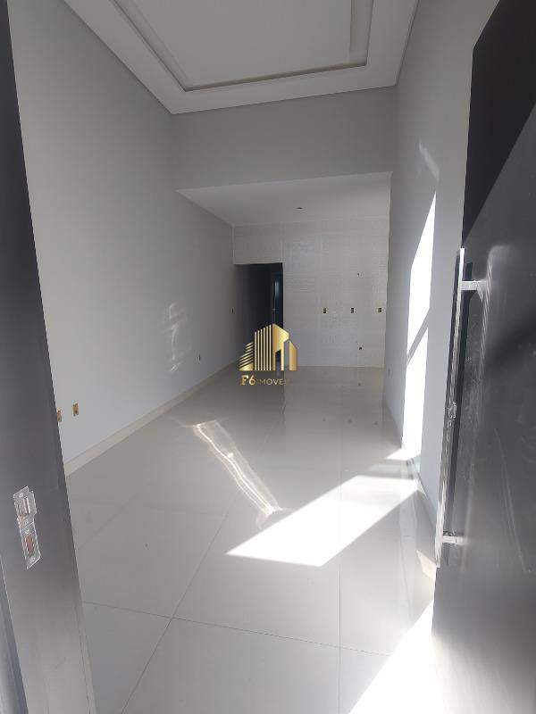 Casa à venda com 2 quartos, 81m² - Foto 3