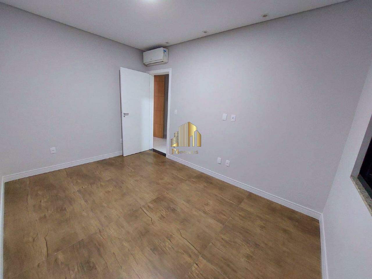 Casa à venda com 4 quartos, 203m² - Foto 15