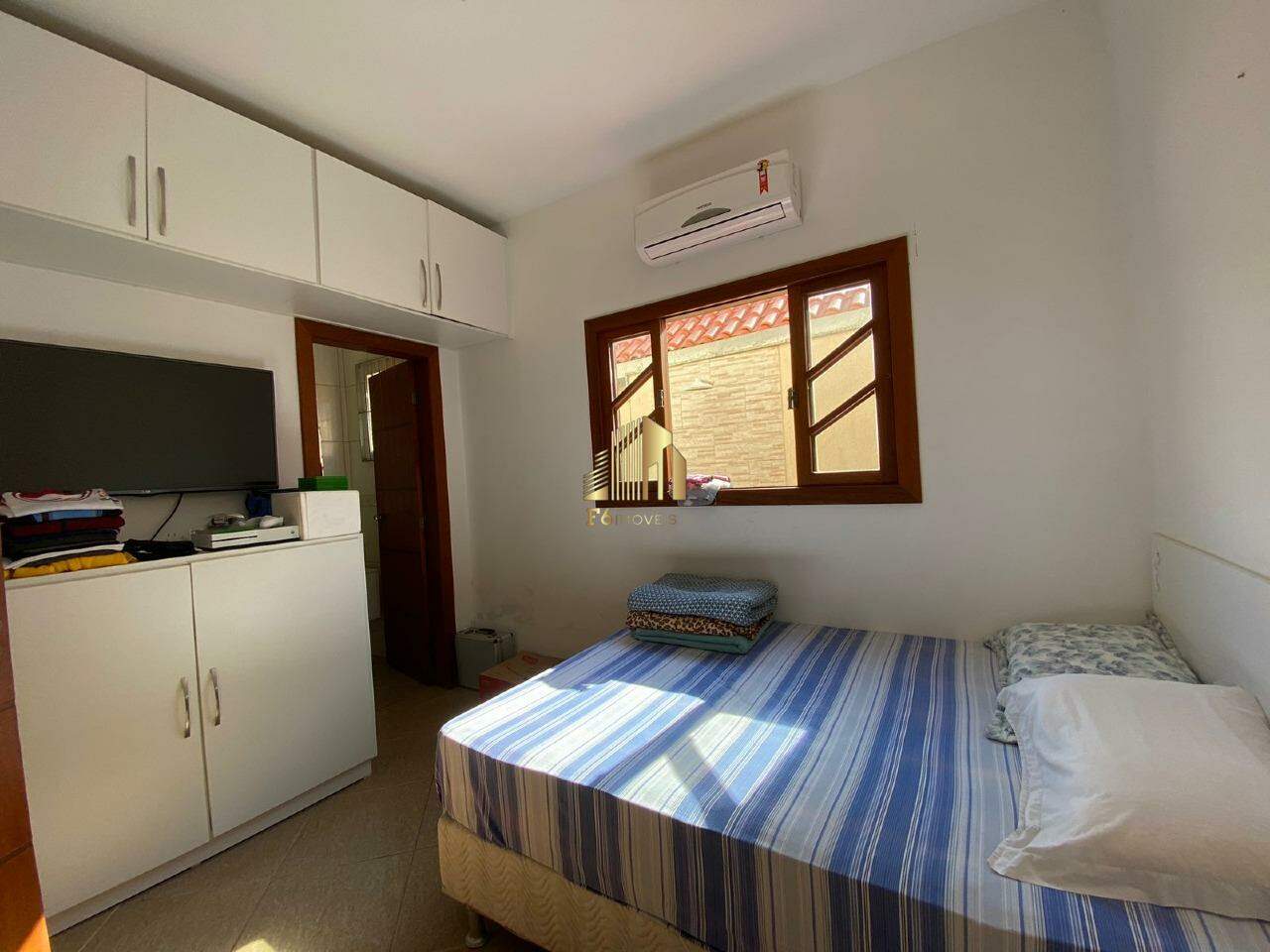 Casa à venda com 4 quartos, 200m² - Foto 14