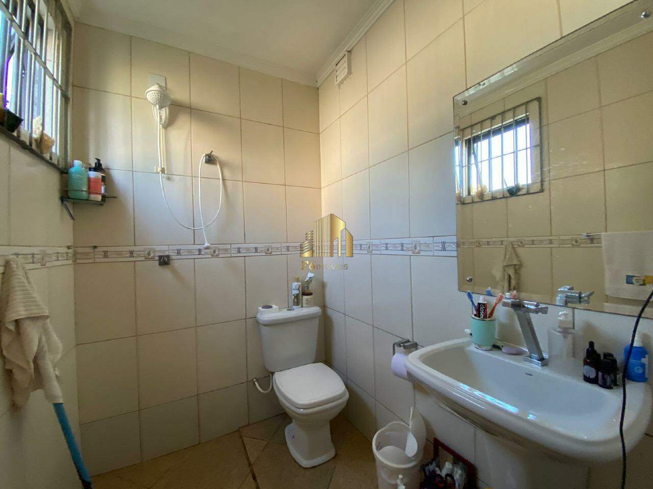 Casa à venda com 4 quartos, 200m² - Foto 13