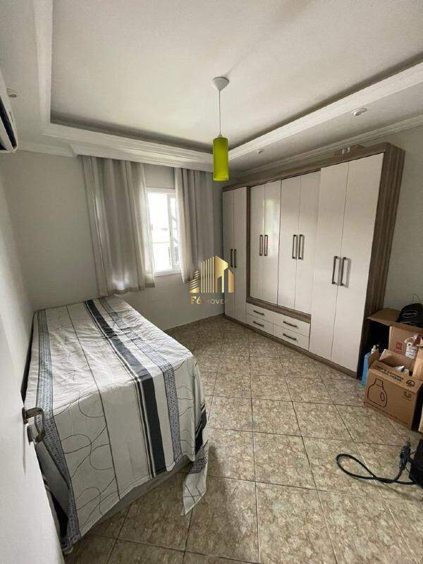 Casa à venda com 3 quartos, 180m² - Foto 8