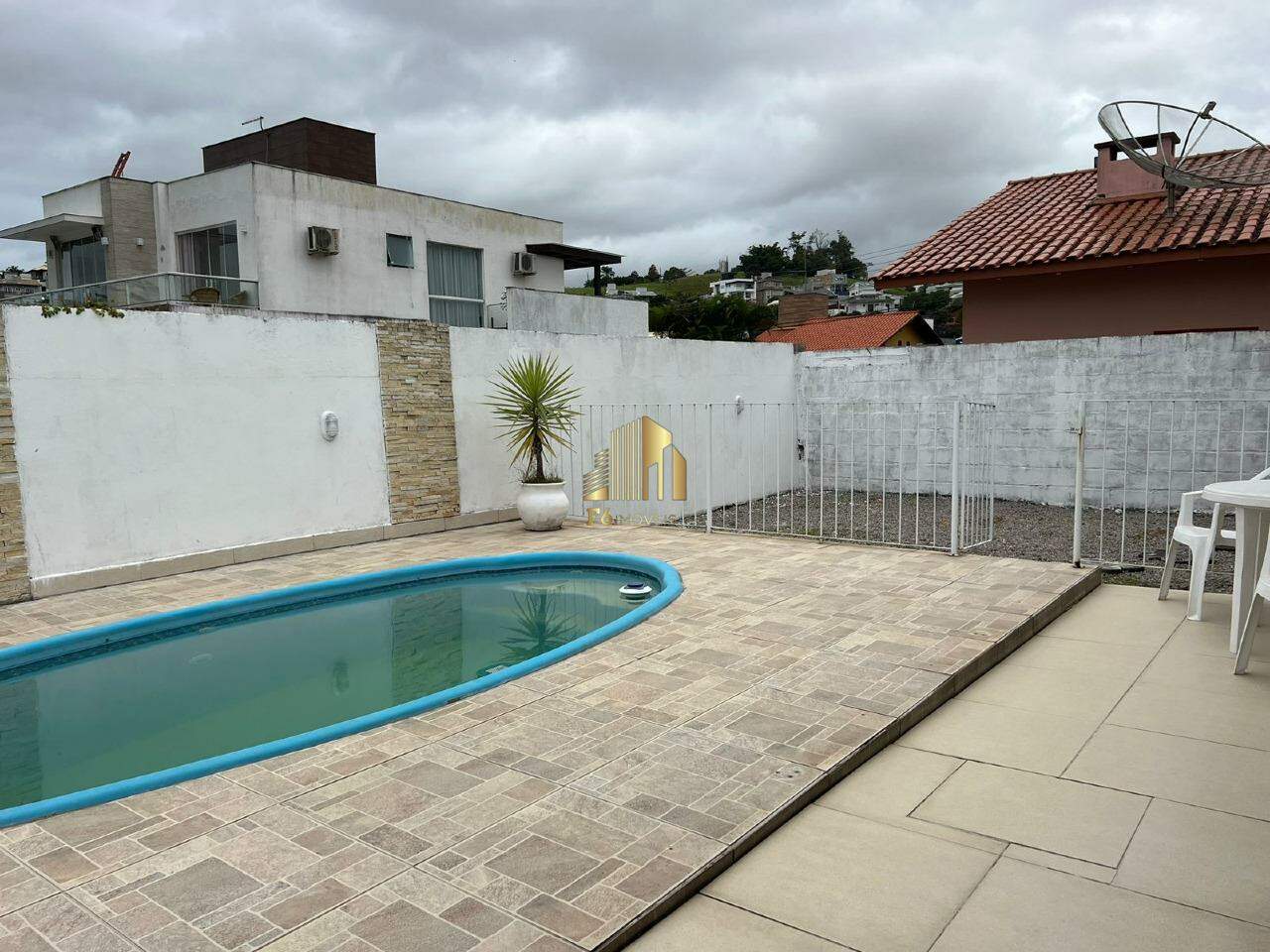 Casa à venda com 4 quartos, 140m² - Foto 25