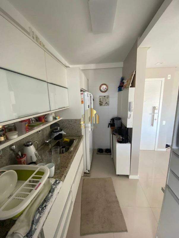 Apartamento à venda com 3 quartos, 97m² - Foto 7