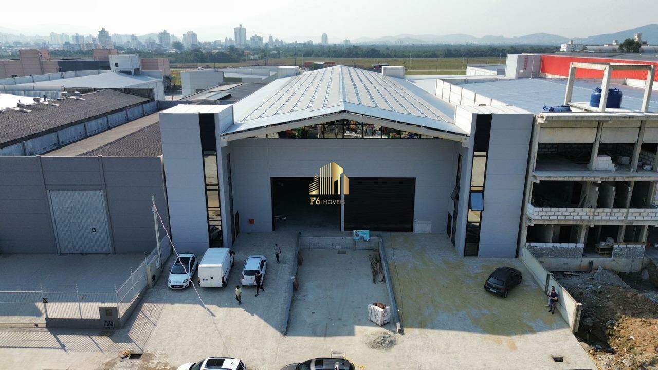 Depósito-Galpão-Armazém para alugar, 1500m² - Foto 1