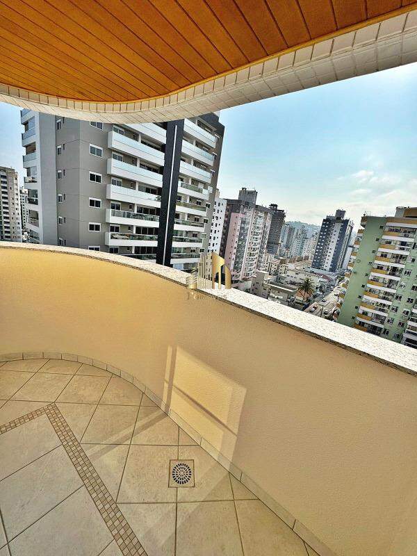 Apartamento à venda com 3 quartos, 131m² - Foto 15