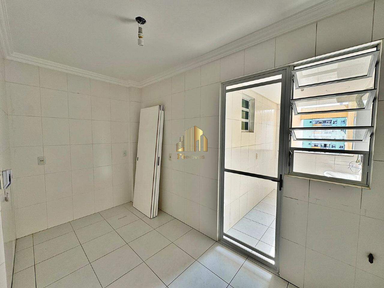 Apartamento à venda com 3 quartos, 131m² - Foto 11