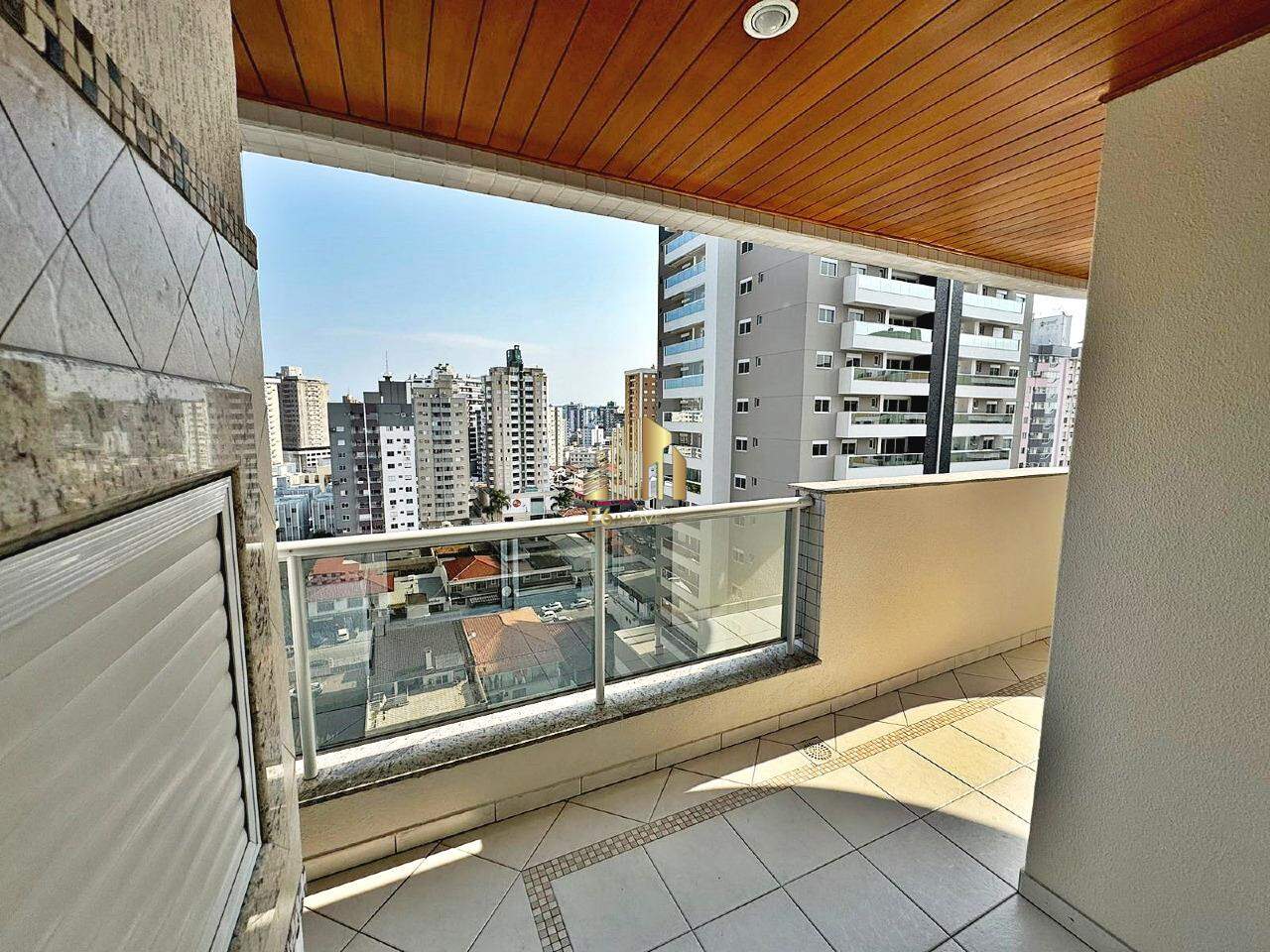 Apartamento à venda com 3 quartos, 131m² - Foto 7