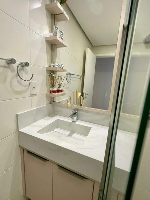 Apartamento à venda com 2 quartos, 68m² - Foto 12