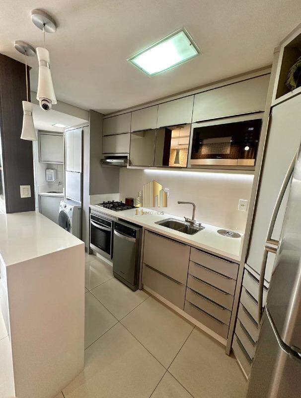 Apartamento à venda com 2 quartos, 68m² - Foto 5